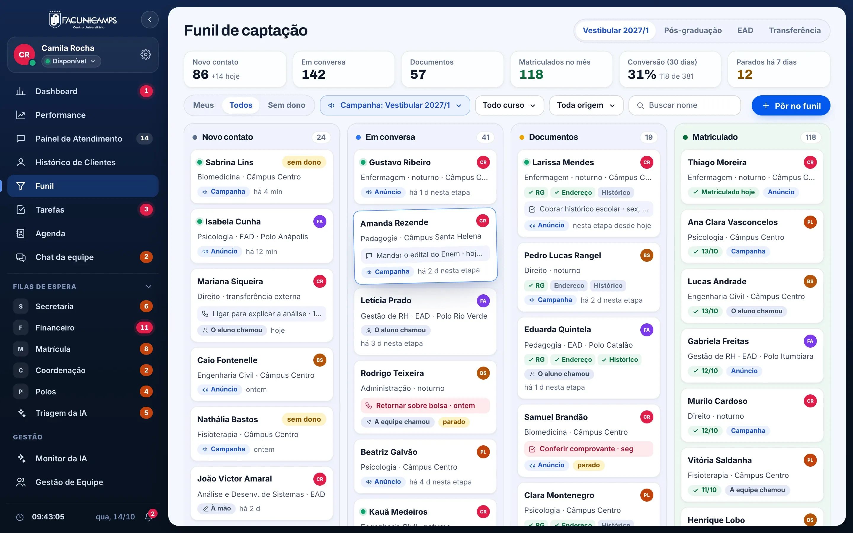 Enrollment pipeline with the columns new contact, in conversation, documents and enrolled
